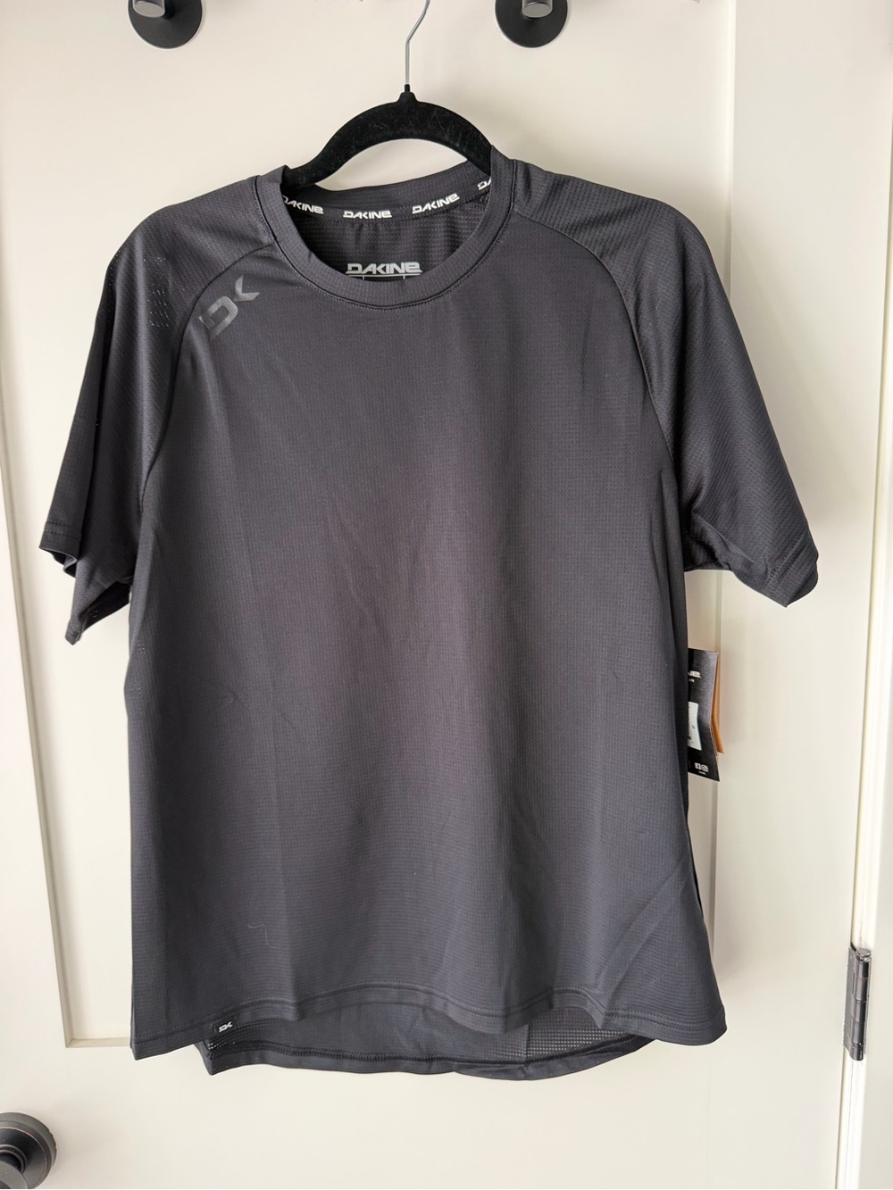 Dakine Women’s Short Sleeve Performance Tee — black
